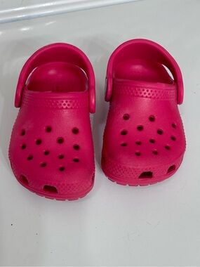 CROCS Clogs C4